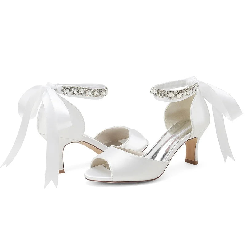 Satynowe buty ślubne peep toe z wiązaniem i kryształkami