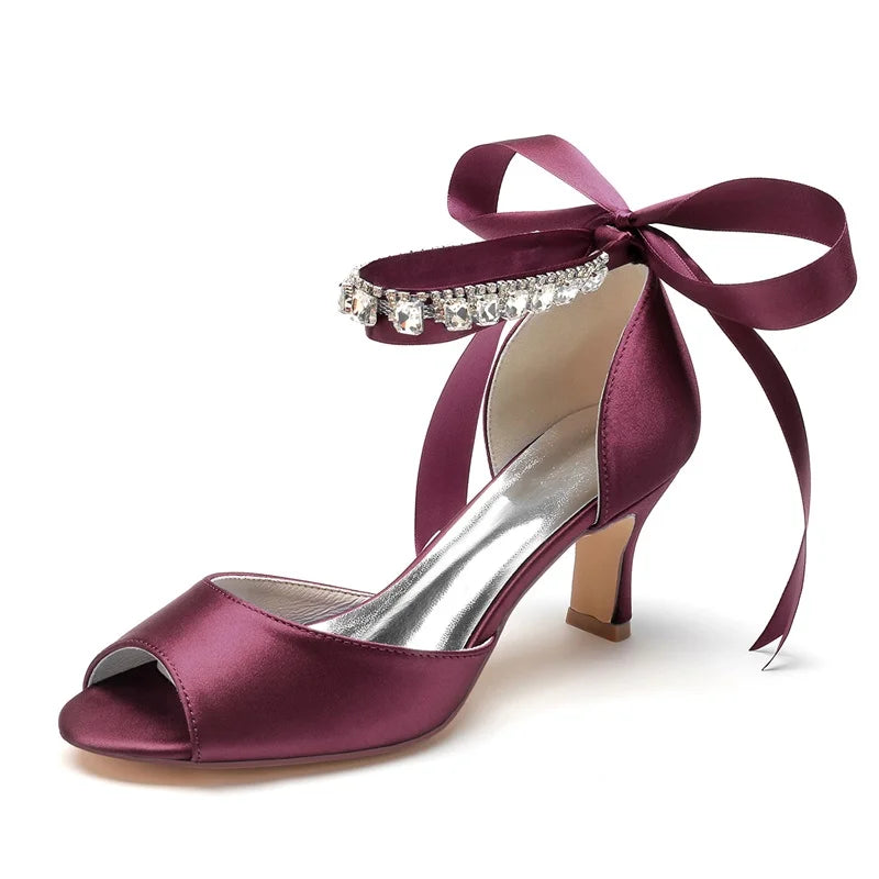 Satynowe buty ślubne peep toe z wiązaniem i kryształkami