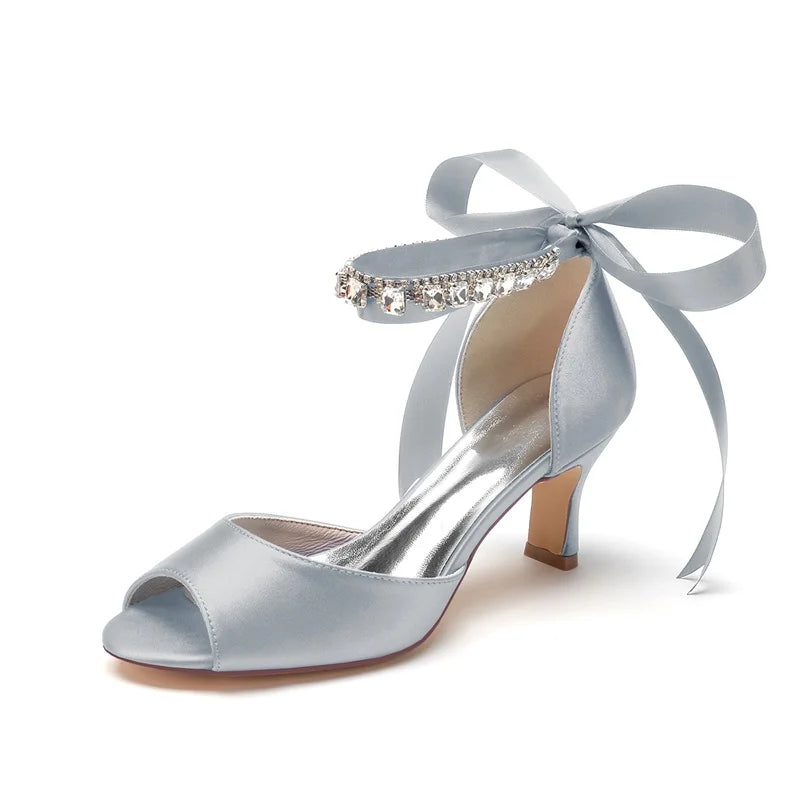 Satynowe buty ślubne peep toe z wiązaniem i kryształkami