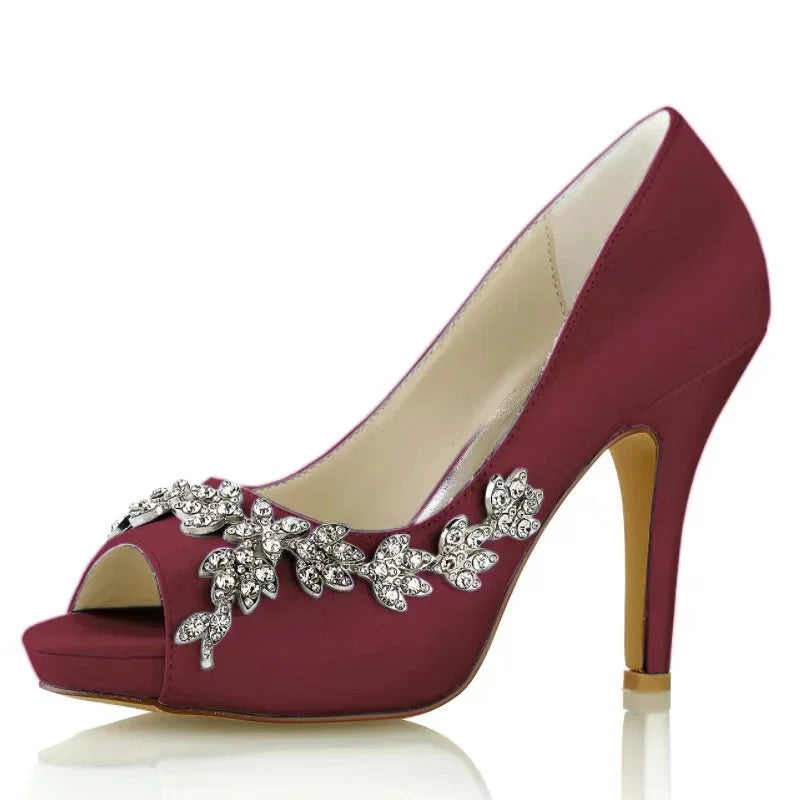 Eleganckie szpilki ślubne peep toe z kryształkami – srebrzysta biel