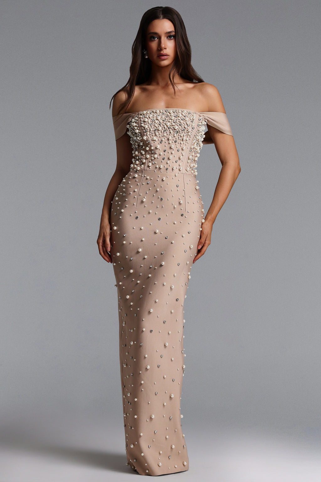 JAYLEE GLAMOROUS SUKIENKA MAXI Z PERŁAMI I KRYSZTAŁKAMI Z ODSŁONIĘTYMI RAMIONAMI