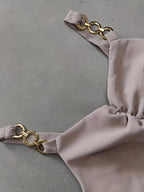 KORALOWA SUKIENKA MINI Z FALBANĄ I OZDOBNYMI RAMIĄCZKAMI