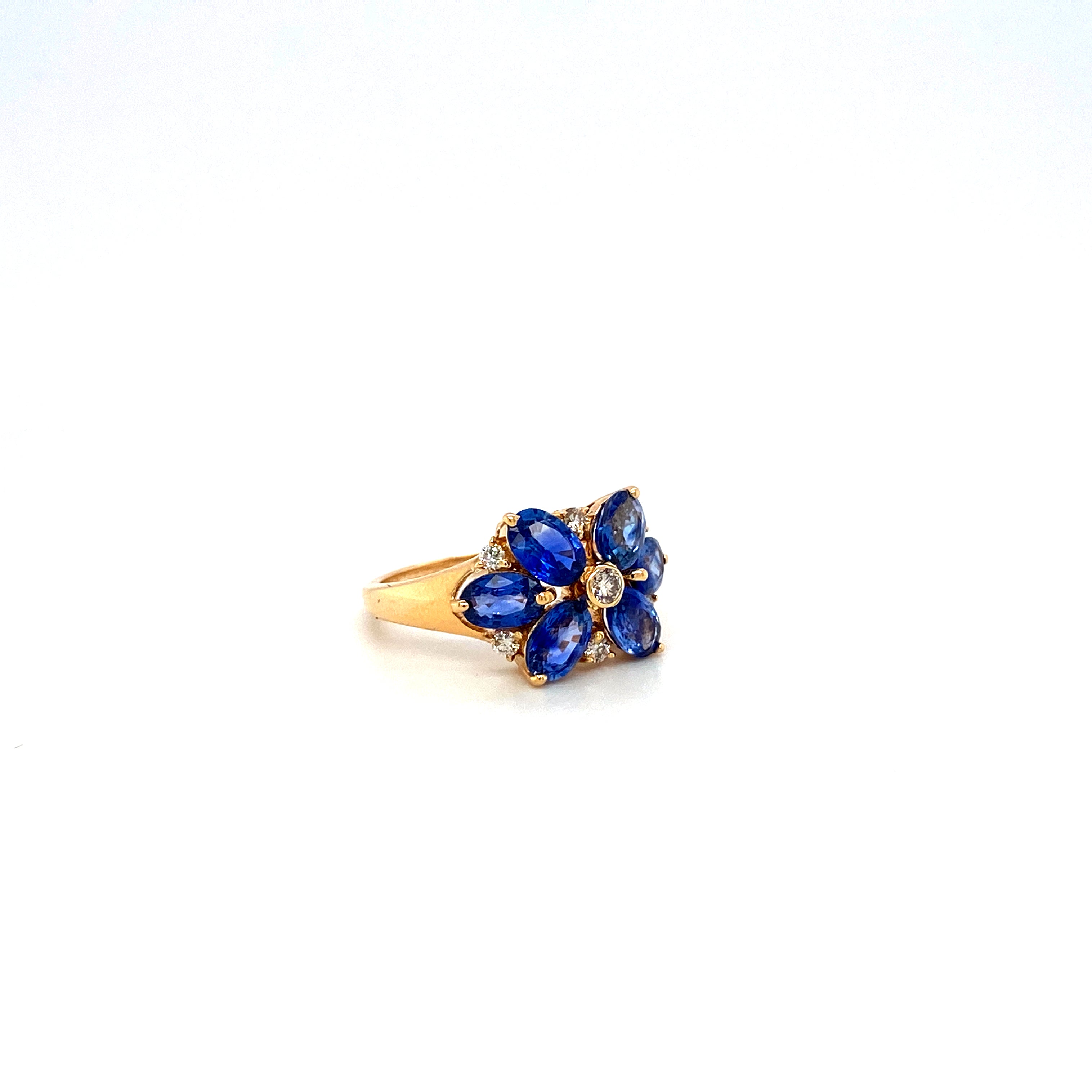 Sapphire and Diamond Ring in 18K Yellow Gold - KGR 11636
