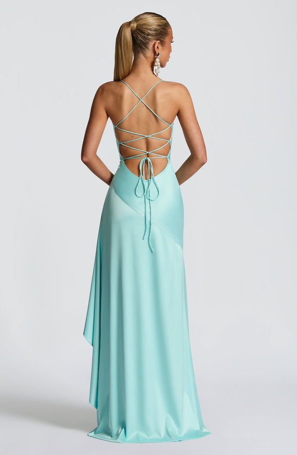 Sukienka maxi aqua z odkrytymi plecami i falbaną