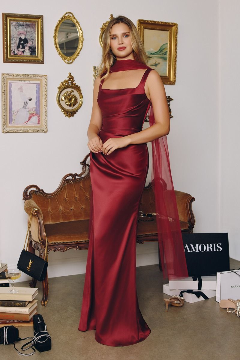 Neckline & Adjustable Straps Satin